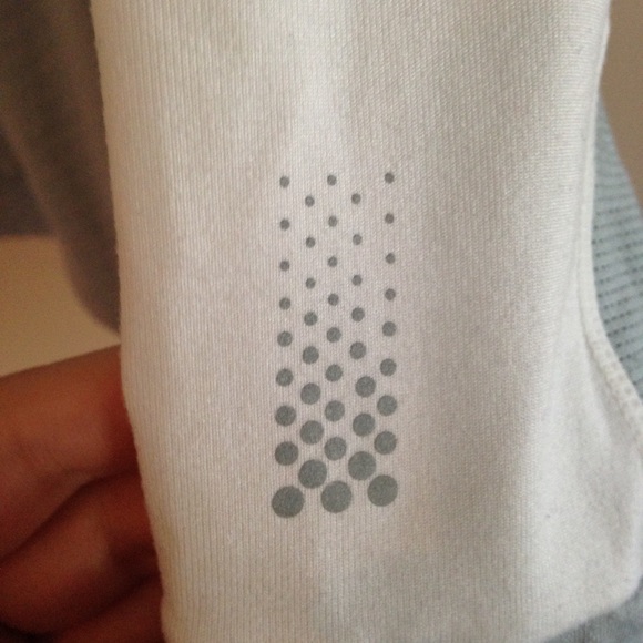 Athleta Gray and White Long Sleeve Athletic Top - Picture 5 of 10